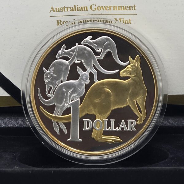 2020 Icons of Australia -  Mob of Roos - $1 Silver Proof Selectively Gold Plated 5oz Coin - Image 2