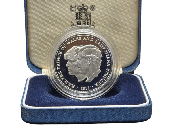 1981 Royal Mint 25 New Pence - Royal Wedding of The Prince of Wales to Lady Diana Spencer - Silver Proof - Image 2